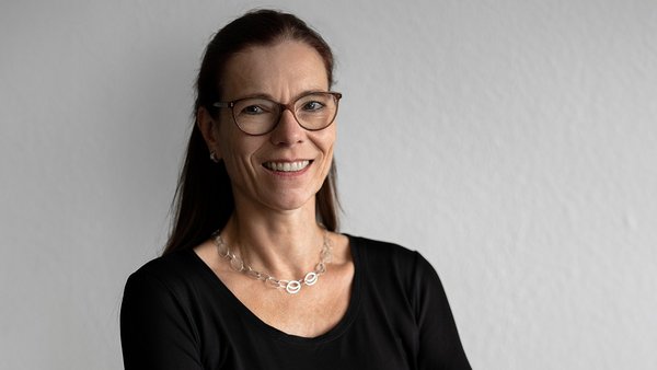 Was erwartet uns in der Arbeitswelt 2025? Petra Kuhlmann bei OVB Holding im Porträt